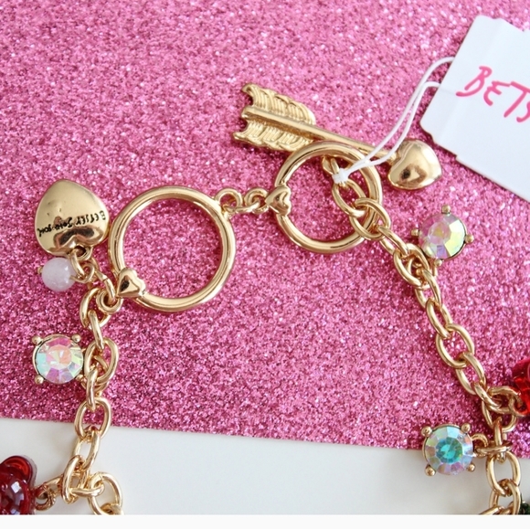 NWT Betsey Johnson Christmas Red & Green Gummy Bears Bracelet - Picture 3 of 4